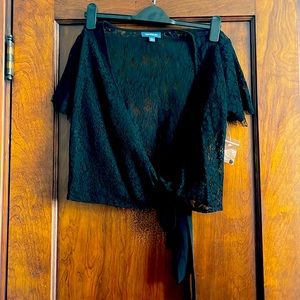 ModCloth Short-Sleeved Lace Wrap Top. Size L.